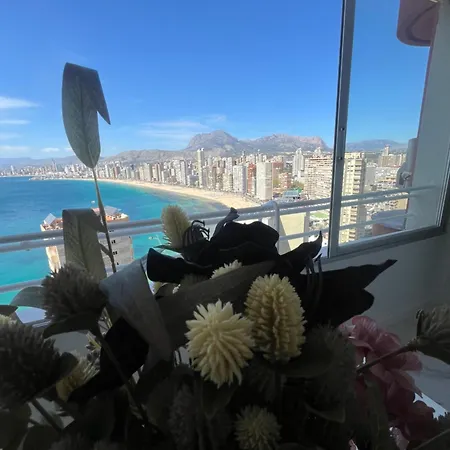 Luxury Vista Μπένιντορμ